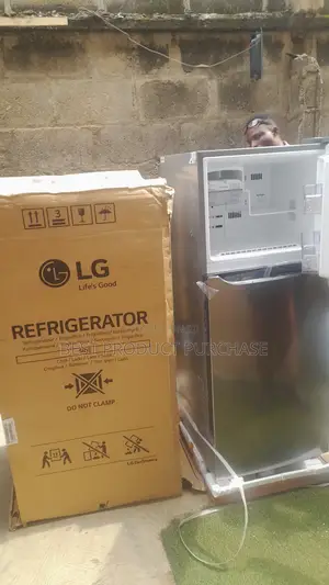 LG Top Freezer Refrigerator Model GL-C252SLBB (260L)