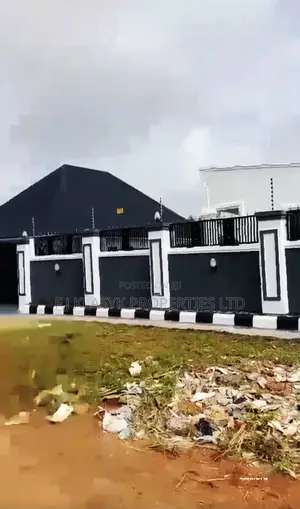 4bdrm Bungalow in Benin City for sale