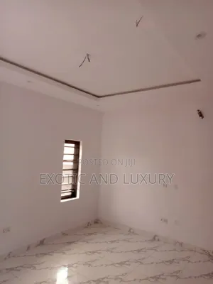 Mini Flat in Adekunle for rent