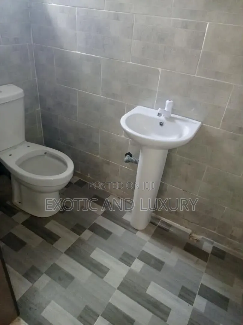 Mini Flat in Adekunle for rent