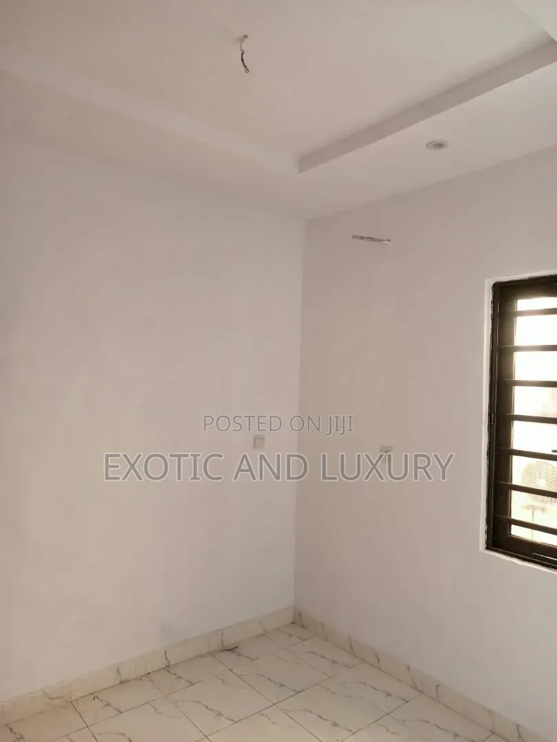 Mini Flat in Adekunle for rent