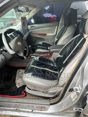 Toyota Camry 2004 Silver