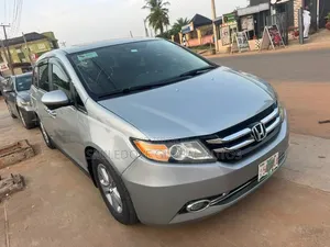 Honda Odyssey Touring 4dr Minivan (3.5L 6cyl 6A) 2015 Gray