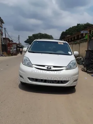 Toyota Sienna XLE Limited AWD 2006 White