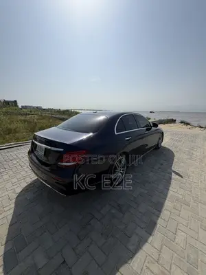 Mercedes-Benz E300 Base RWD Sedan (2.0L 4cyl 9A) 2017 Blue
