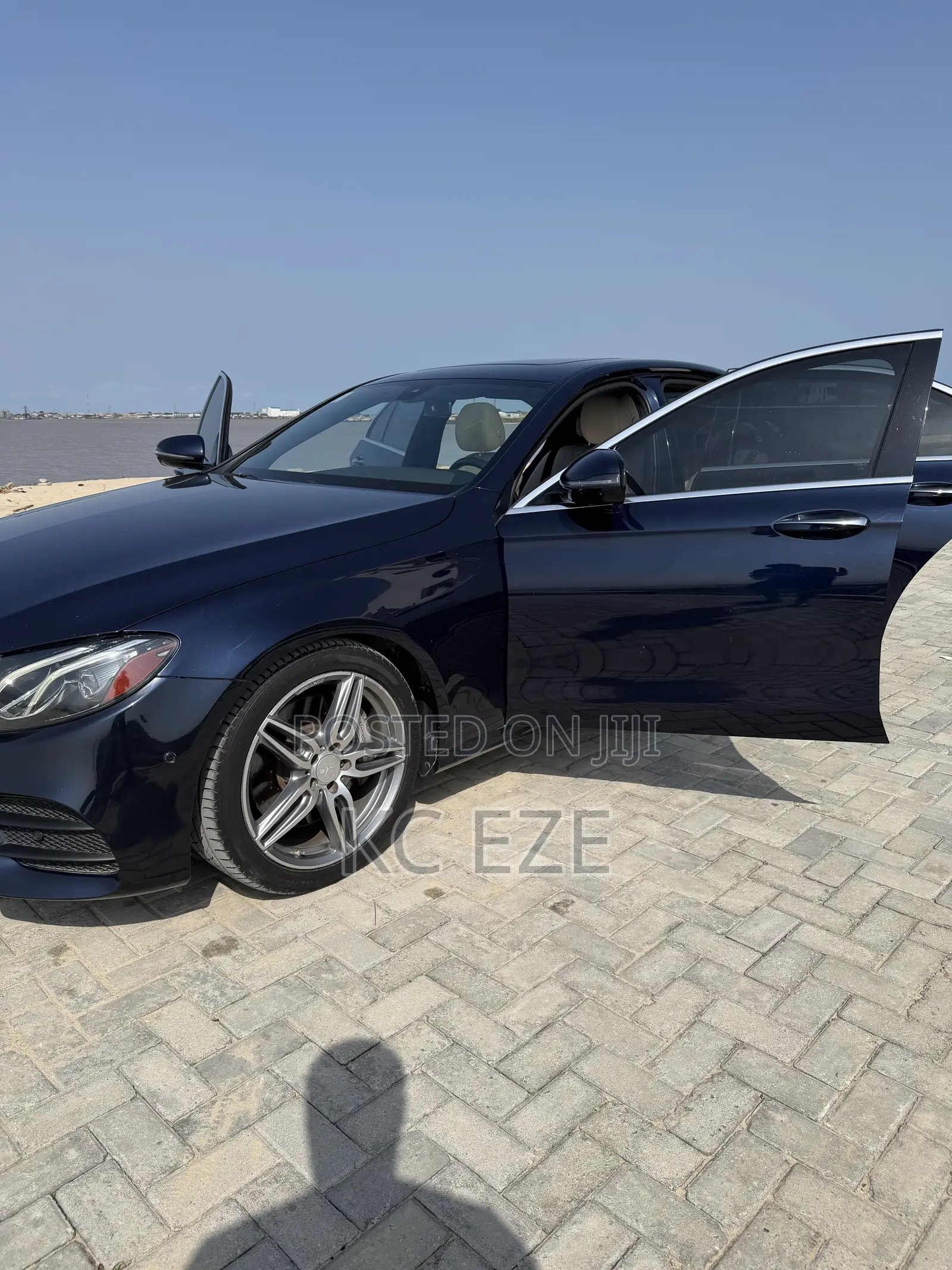 Mercedes-Benz E300 Base RWD Sedan (2.0L 4cyl 9A) 2017 Blue
