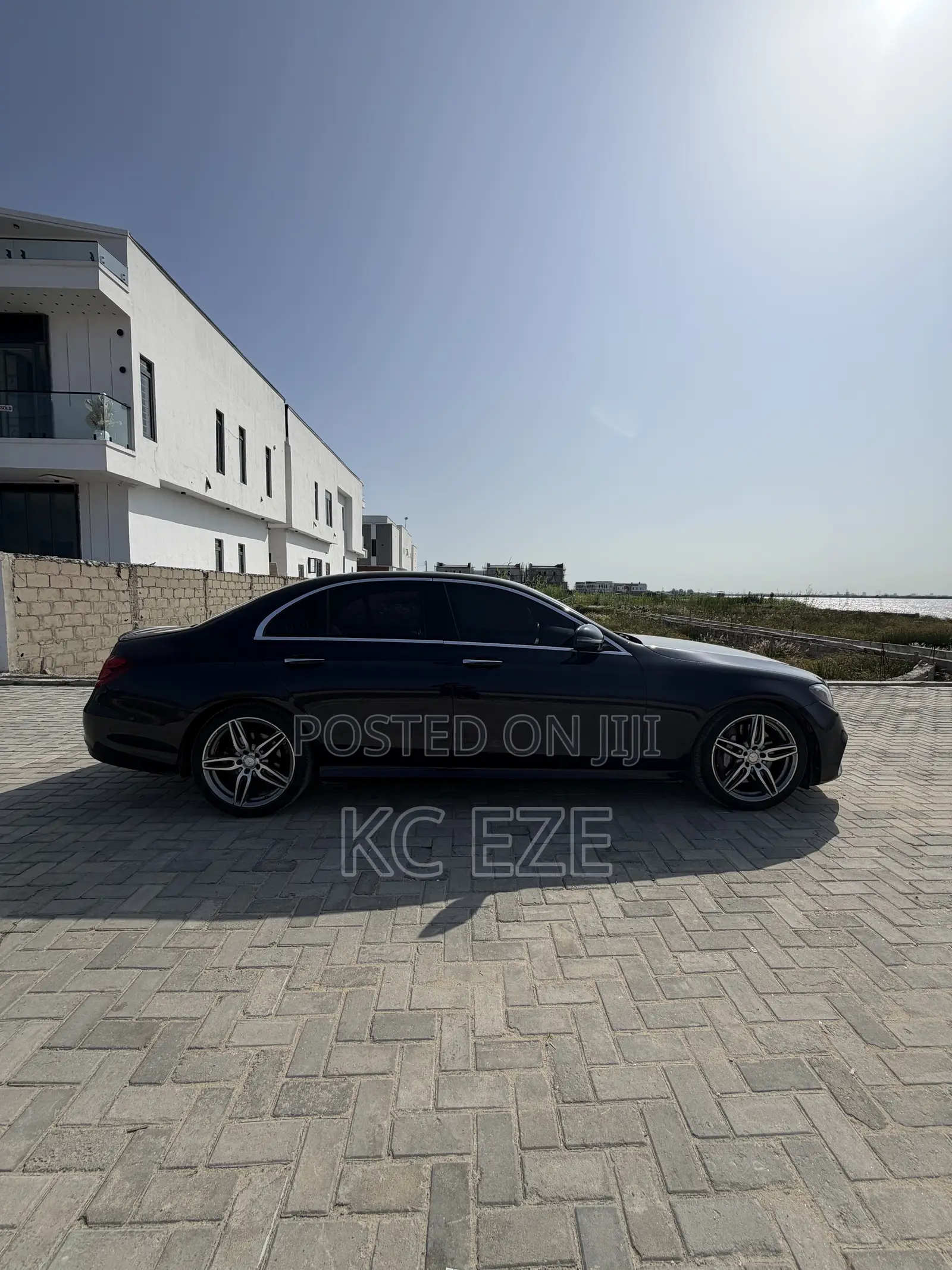 Mercedes-Benz E300 Base RWD Sedan (2.0L 4cyl 9A) 2017 Blue