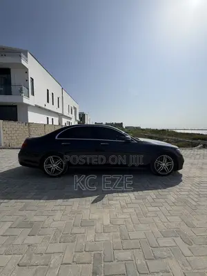 Mercedes-Benz E300 Base RWD Sedan (2.0L 4cyl 9A) 2017 Blue