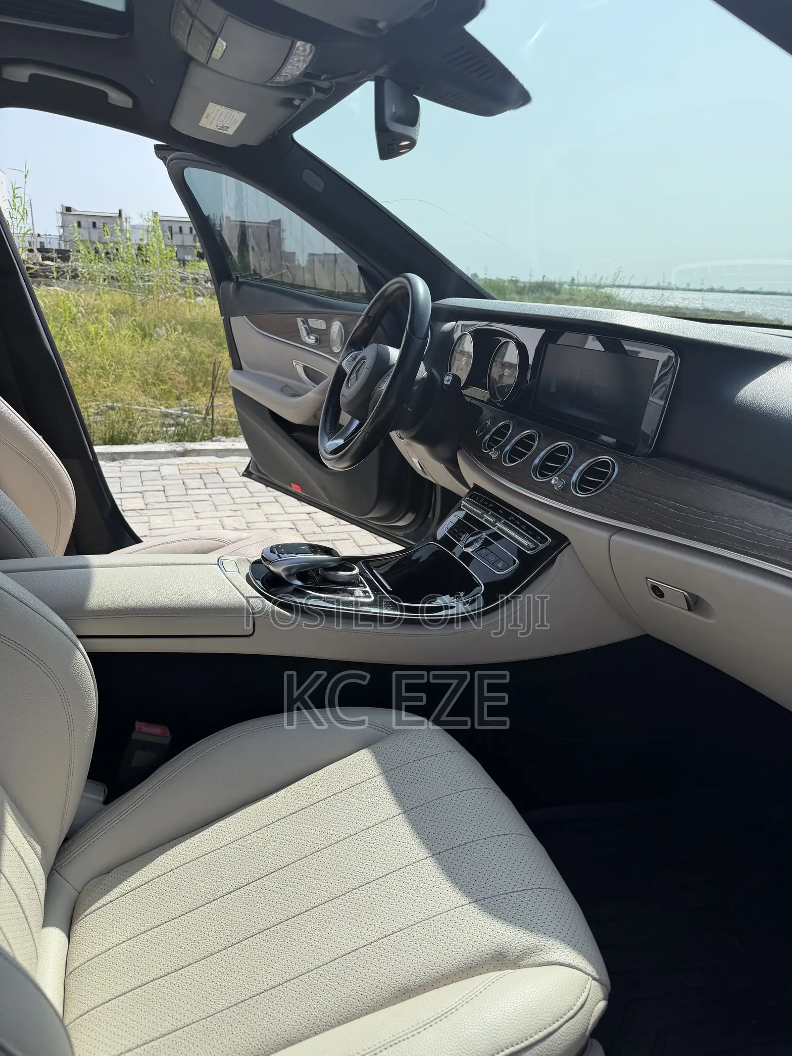 Mercedes-Benz E300 Base RWD Sedan (2.0L 4cyl 9A) 2017 Blue