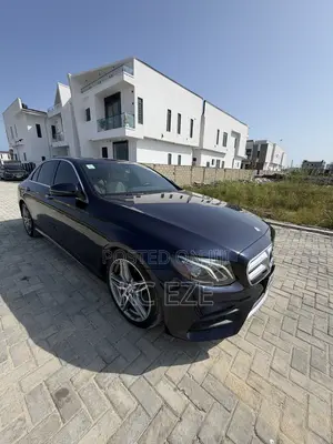 Mercedes-Benz E300 Base RWD Sedan (2.0L 4cyl 9A) 2017 Blue