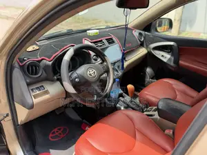 Toyota RAV4 3.5 Limited 4x4 2010 Gold