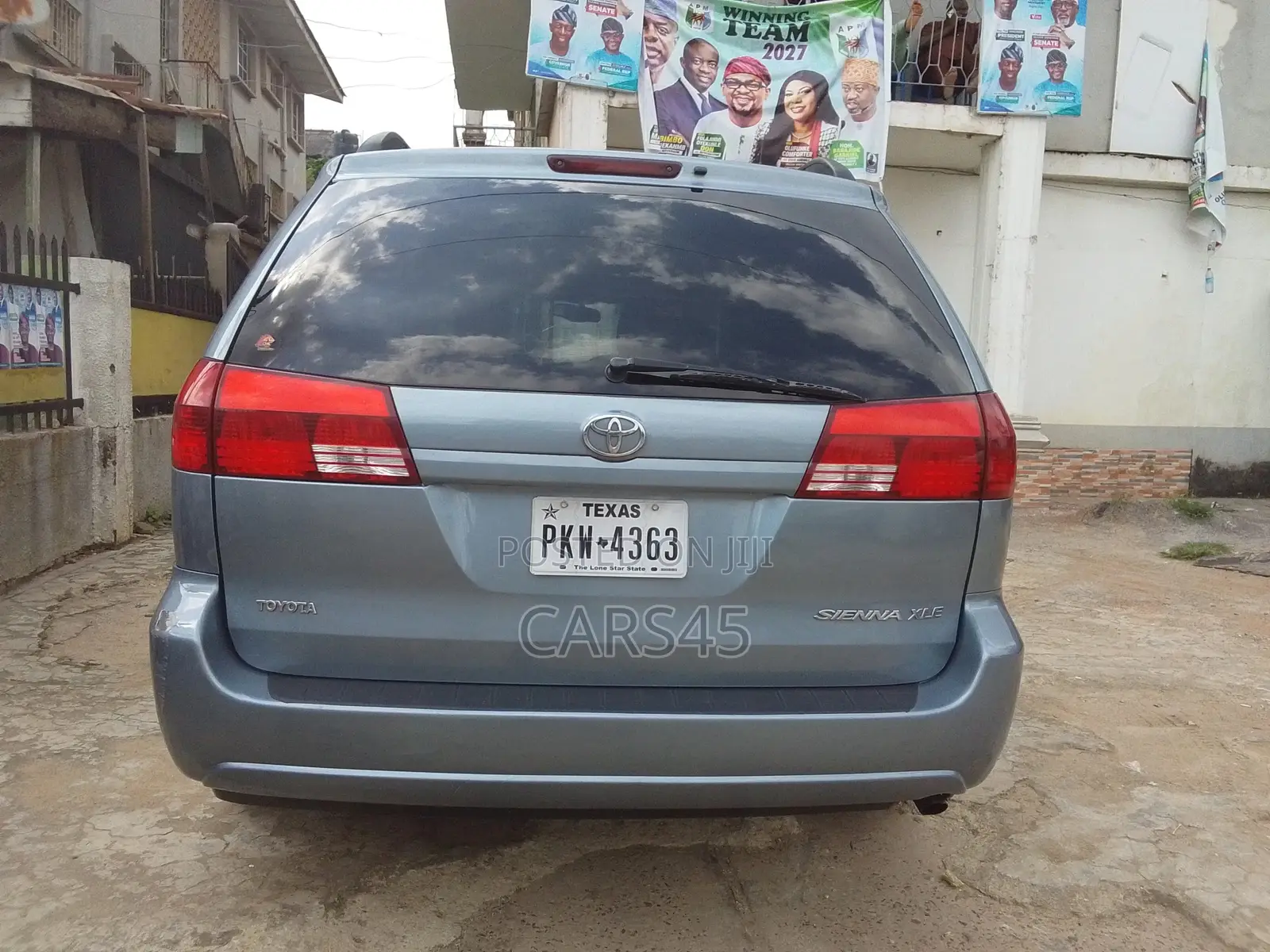 Toyota Sienna 2004 Blue