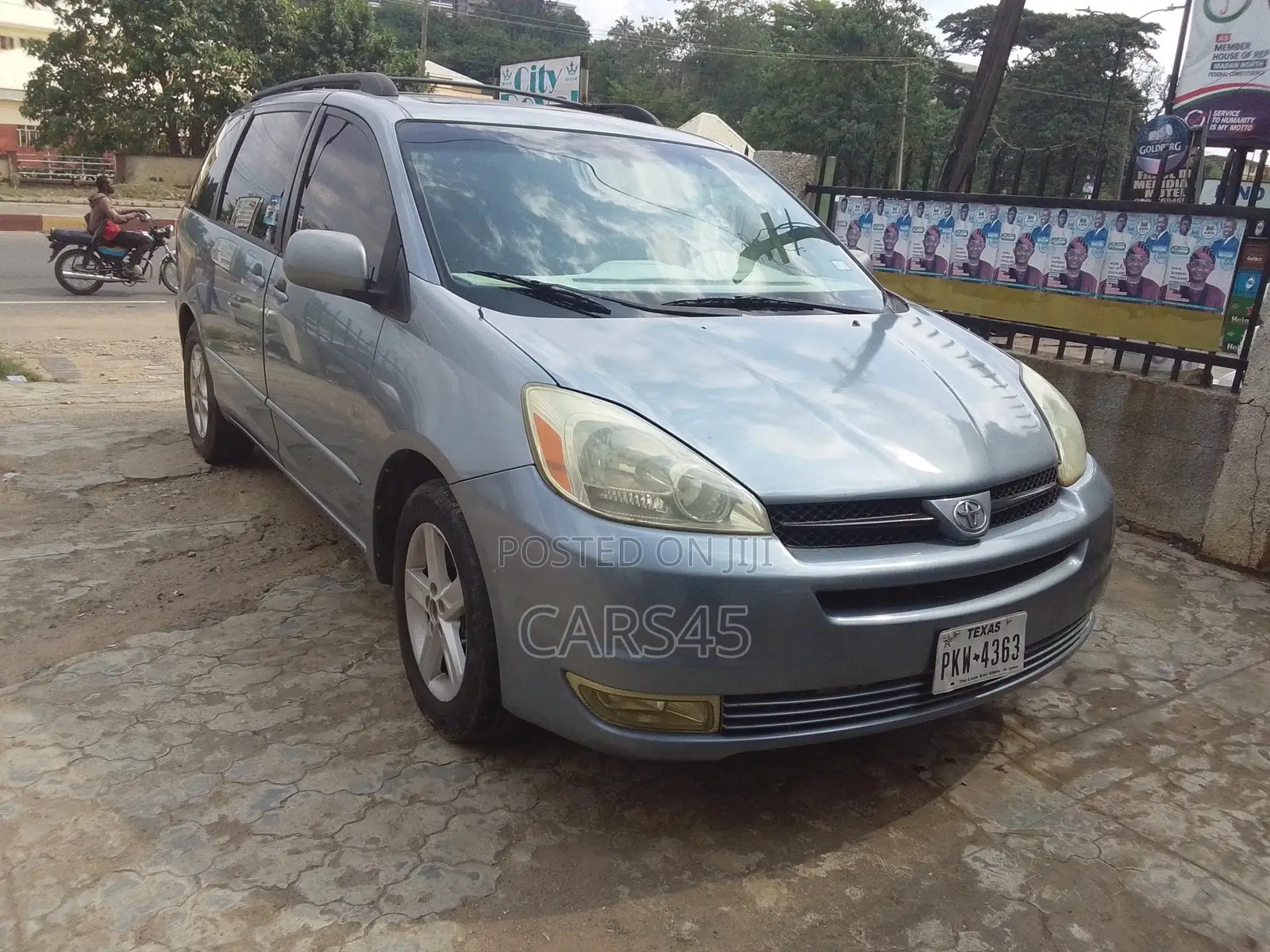 Toyota Sienna 2004 Blue