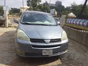 Toyota Sienna 2004 Blue