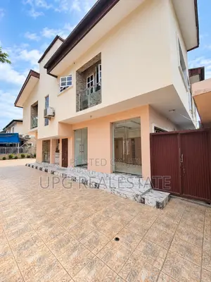 17-Room Hotel With Swimming Pool