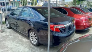 Toyota Camry XLE 4dr Sedan (2.5L 4cyl 6A) 2013 Silver