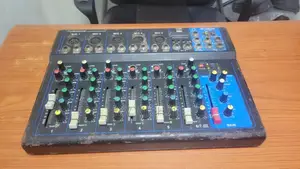 Yamaha 7 Channel Mixer