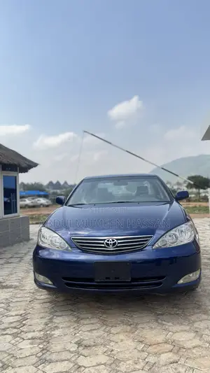 Toyota Camry LE 4dr Sedan (2.4L 4cyl 5M) 2004 Blue