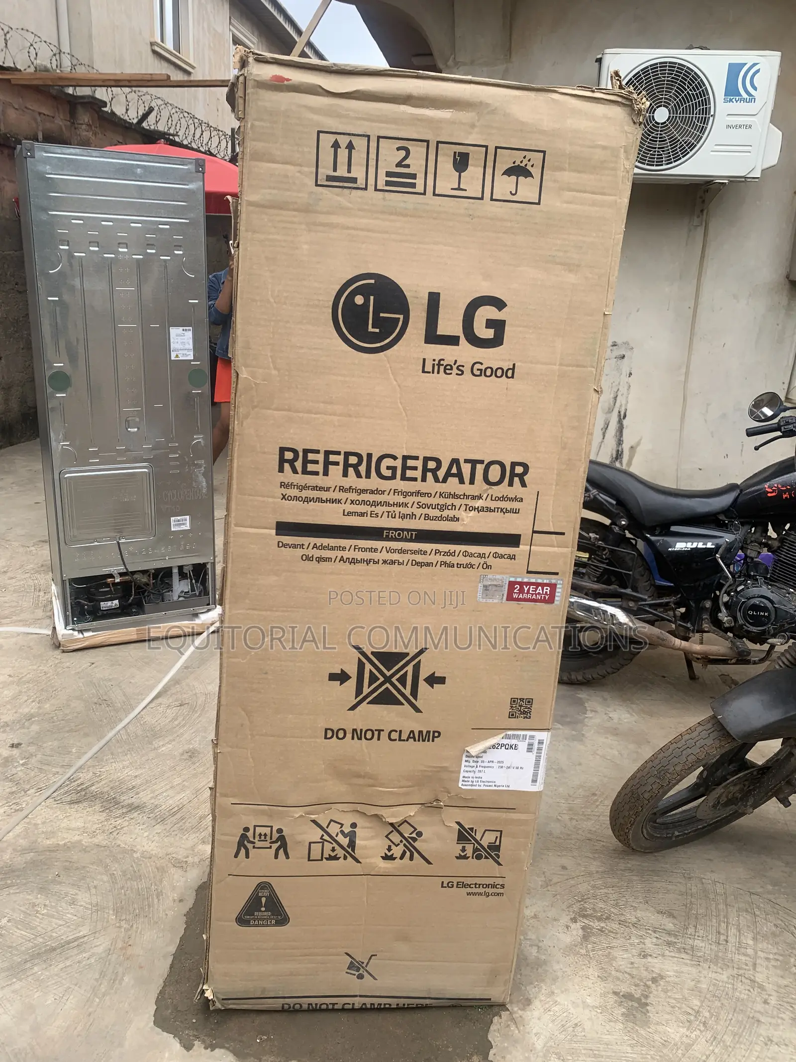LG 287L Contemporary Refrigerator for Stylish Kitchens