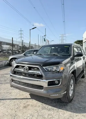 Toyota 4-Runner SR5 4dr SUV 4WD (4.0L 6cyl 5A) 2015 Gray