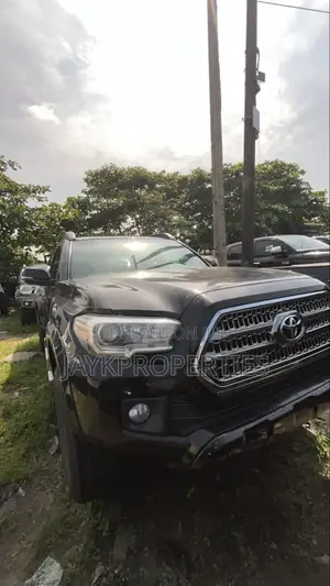 Toyota Tacoma 2017 Black