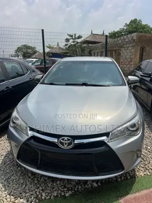 Toyota Camry SE 4dr Sedan (2.5L 4cyl 6A) 2015 Silver