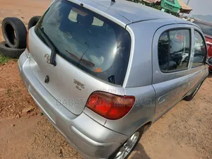 Toyota Yaris 2004 Gray