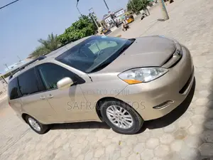 Toyota Sienna 2008 Gold