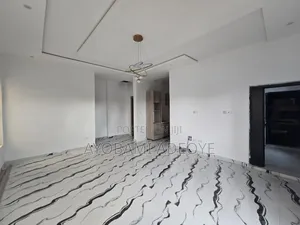 2bdrm Apartment in Lekki Phase 1 for rent