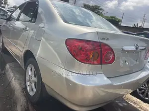 Toyota Corolla 2005 Silver