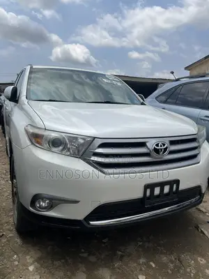 Toyota Highlander Limited 2012 White