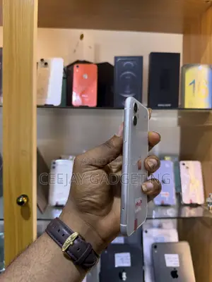 Apple iPhone 11 128 GB White