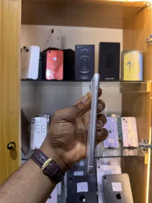 Apple iPhone 11 128 GB White