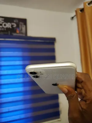 Apple iPhone 11 64 GB White