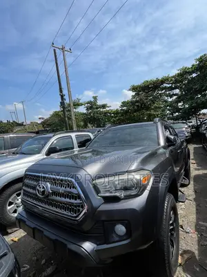 Toyota Tacoma 2018 Gray