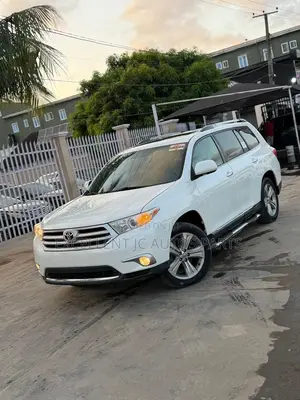Toyota Highlander Limited 2012 White