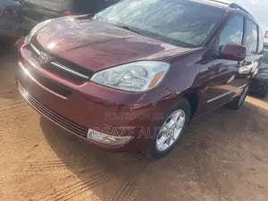 Toyota Sienna 2005 Red