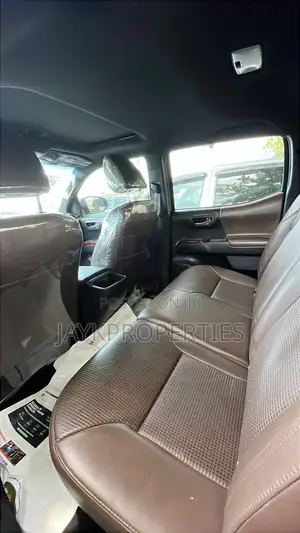 Toyota Tacoma 2018 Gray