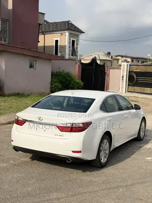 Lexus ES 2015 White