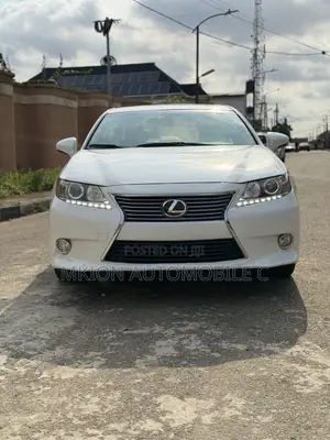 Lexus ES 2015 White