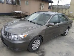 Toyota Camry 2006 Gray