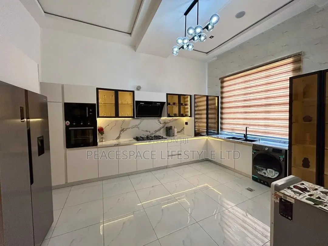 Luxury 2 & 3-Bedroom Apartments