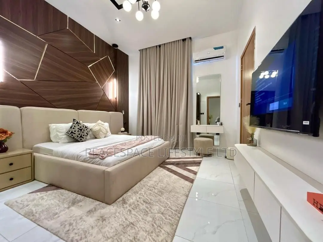 Luxury 2 & 3-Bedroom Apartments