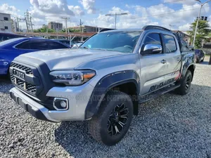 Toyota Tacoma 2022 Silver