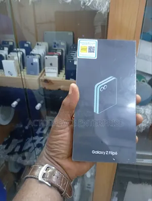 New Samsung Galaxy Z Flip6 256 GB Silver