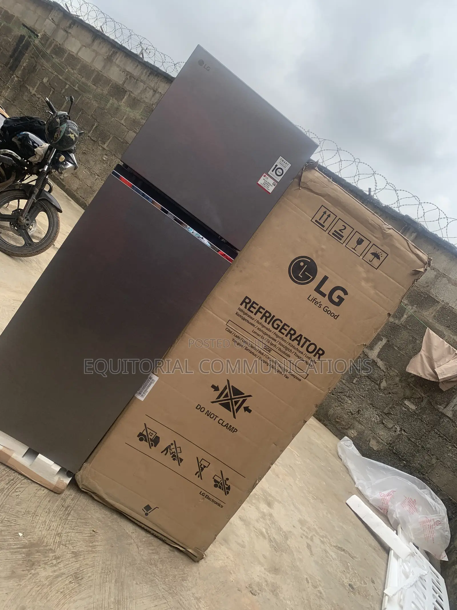 LG 287L Refrigerator With Spacious Shelving and Freezer Storage