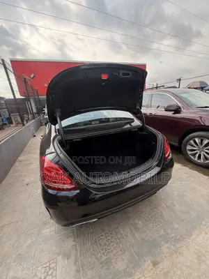 Mercedes-Benz C300 2015 Black