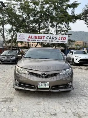 Toyota Camry 2014 Brown