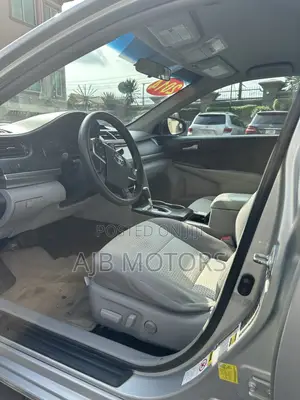 Toyota Camry LE 4dr Sedan (2.5L 4cyl 6A) 2013 Silver
