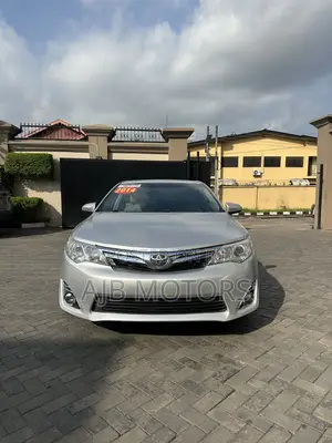 Toyota Camry LE 4dr Sedan (2.5L 4cyl 6A) 2013 Silver